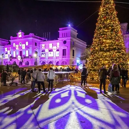 Casa Centro A 20km De Barcelona Ideal Familias Y Grupo Amigos Holiday home Sabadell